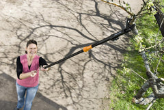 Fiskars Coupe-Branches Multifonctions Télescopique, pour Bois vert et Rameaux, Revêtement antiadhésif, Lame en acier/manche en aluminium, longueur 2,4 - 4 m, noir/orange, UPX86, 1023624