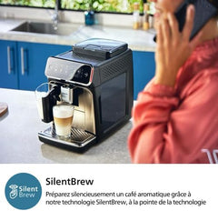 Philips Série 2200 Machine Expresso Automatique - 2 Boissons, Mousseur à Lait Classique, Écran Tactile, Broyeur Céramique, Aroma Seal, Noir Mat (EP2220/10)