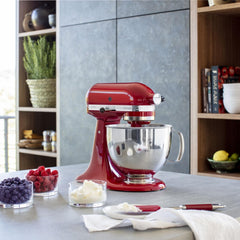 KitchenAid Robot Pâtissier I Artisan I Robot cuisine multifonctions à tête inclinable I Avec 4 accessoires I Bol de 4,8L | Crème