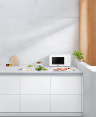 Panasonic NN-E20JWMEPG Microwave Oven with Glass Turntable, 20L, 800W, Defrost, 5 Power Levels, Timer, White