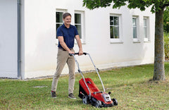 Einhell Tondeuse à gazon sans fil GE-CM 18/33 Li Kit Power X-Change (18V, Largeur de Coupe 33cm, Surface conseillée 200 m²) Livré avec Batterie 4,0 Ah et Chargeur