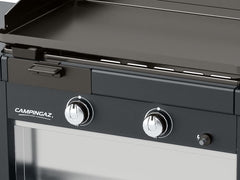 Campingaz Plancha EXB Plus, plancha au gaz sur chariot, grill gastronomique avec plaque en acier émaillé et 2 brûleurs, puissance 7500 W, pour des grillades méditerranéennes, Noir